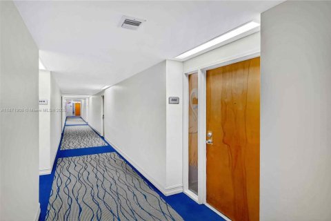 Купить кондоминиум в Норт-Бей-Виллидж, Флорида 2 спальни, 95.69м2, № 1921627 - фото 12