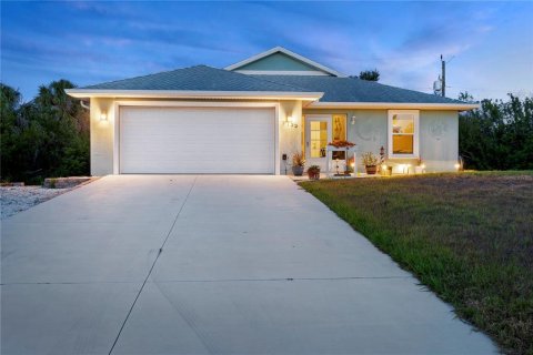House in Englewood, Florida 3 bedrooms, 125.88 sq.m. № 1666359 - photo 2