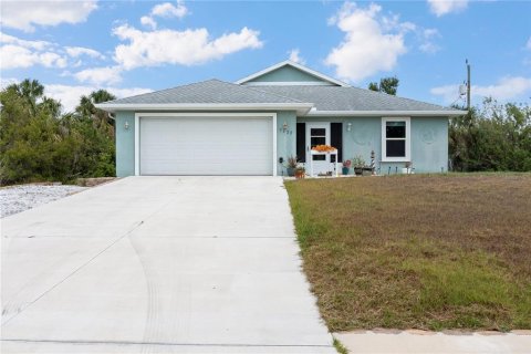 House in Englewood, Florida 3 bedrooms, 125.88 sq.m. № 1666359 - photo 1