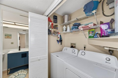 Condo in Clearwater, Florida, 1 bedroom  № 1902631 - photo 16