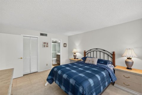 Condo in Clearwater, Florida, 1 bedroom  № 1902631 - photo 12