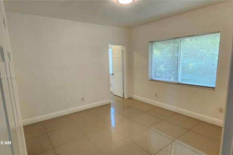 Apartment in Bay Harbor Islands, Florida 2 bedrooms, 100.24 sq.m. № 1895602 - photo 8