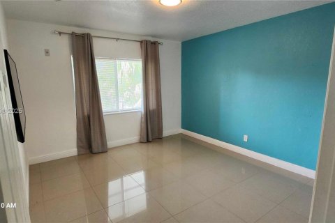 Apartment in Bay Harbor Islands, Florida 2 bedrooms, 100.24 sq.m. № 1895602 - photo 7