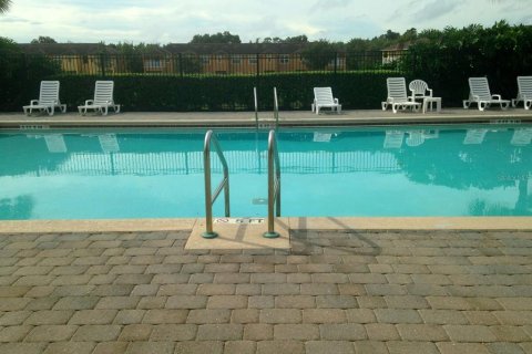 Townhouse in Sanford, Florida 3 bedrooms, 111.76 sq.m. № 2266433 - photo 25