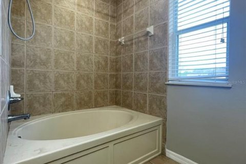 Townhouse in Sanford, Florida 3 bedrooms, 111.76 sq.m. № 2266433 - photo 18
