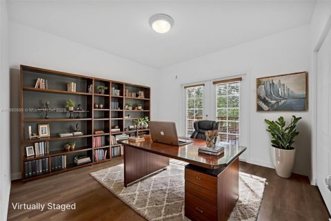 House in Miami, Florida 4 bedrooms, 243.96 sq.m. № 1931587 - photo 29