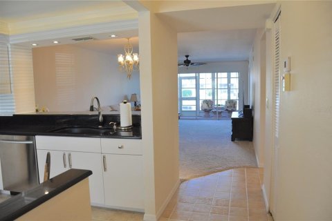 Condo in Punta Gorda, Florida, 2 bedrooms № 2105645 - photo 10