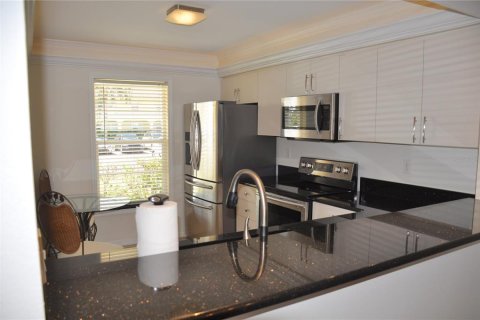 Condo in Punta Gorda, Florida, 2 bedrooms  № 2105645 - photo 11
