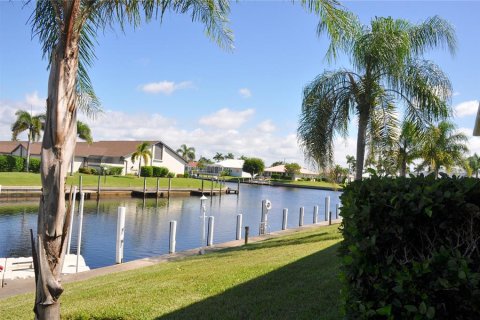 Condo in Punta Gorda, Florida, 2 bedrooms  № 2105645 - photo 14