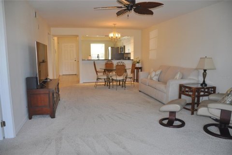 Condo in Punta Gorda, Florida, 2 bedrooms № 2105645 - photo 5