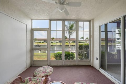 Condo in Punta Gorda, Florida, 2 bedrooms № 2105645 - photo 17