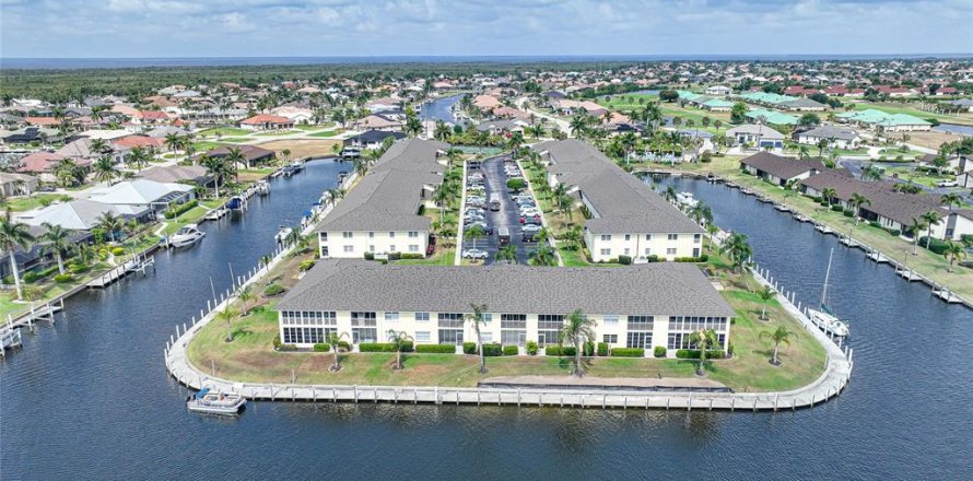 Condo in Punta Gorda, Florida, 2 bedrooms № 2105645