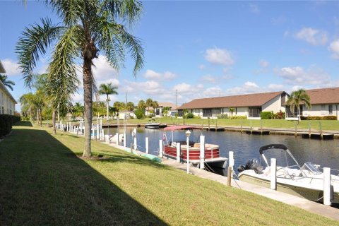 Condo in Punta Gorda, Florida, 2 bedrooms  № 2105645 - photo 16