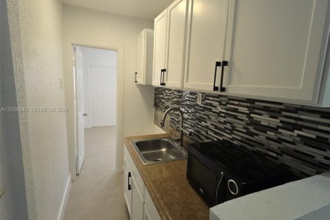 Villa ou maison à louer à West Park, Floride: 1 chambre, 41.81 m2 № 2085745 - photo 4