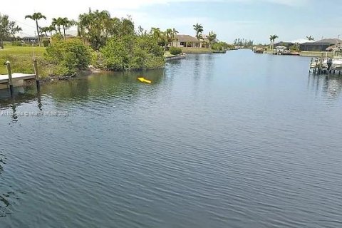Land in Cape Coral, Florida № 1809047 - photo 8