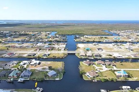Land in Cape Coral, Florida № 1809047 - photo 7