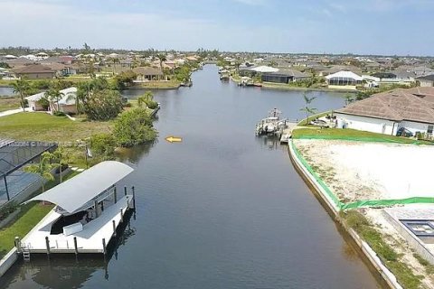 Land in Cape Coral, Florida № 1809047 - photo 4