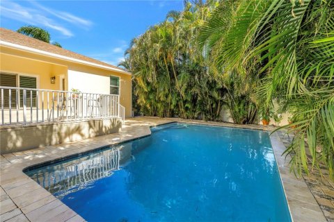 House in Tierra Verde, Florida 3 bedrooms, 224.82 sq.m. № 2140502 - photo 28