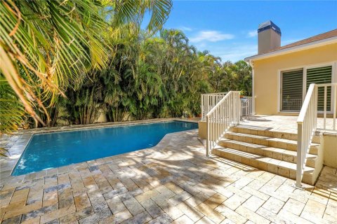 House in Tierra Verde, Florida 3 bedrooms, 224.82 sq.m. № 2140502 - photo 26
