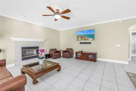 House in Tierra Verde, Florida 3 bedrooms, 224.82 sq.m. № 2140502 - photo 12