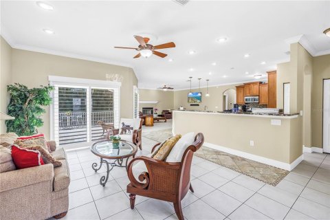House in Tierra Verde, Florida 3 bedrooms, 224.82 sq.m. № 2140502 - photo 5