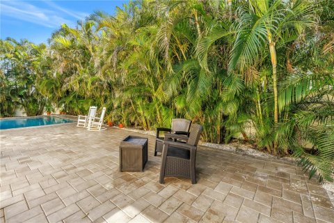 House in Tierra Verde, Florida 3 bedrooms, 224.82 sq.m. № 2140502 - photo 30