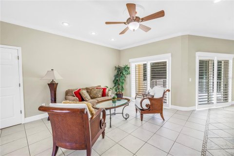 House in Tierra Verde, Florida 3 bedrooms, 224.82 sq.m. № 2140502 - photo 6