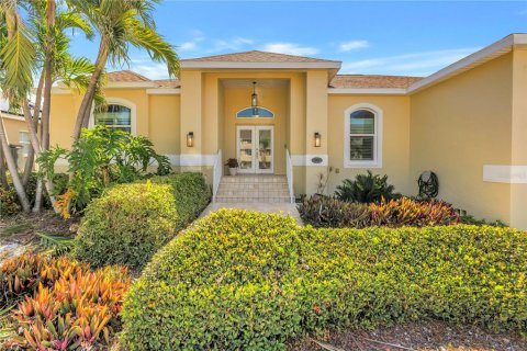 Casa en Tierra Verde, Florida 3 dormitorios, 224.82 m2 № 2140502