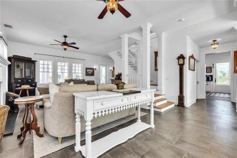 House in Bokeelia, Florida 4 bedrooms, 297.29 sq.m. № 2138161 - photo 23