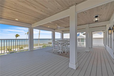 House in Bokeelia, Florida 4 bedrooms, 297.29 sq.m. № 2138161 - photo 8