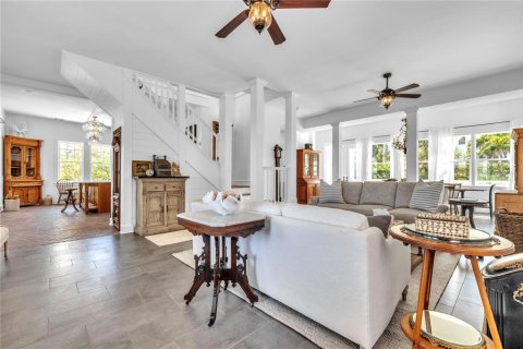 House in Bokeelia, Florida 4 bedrooms, 297.29 sq.m. № 2138161 - photo 21