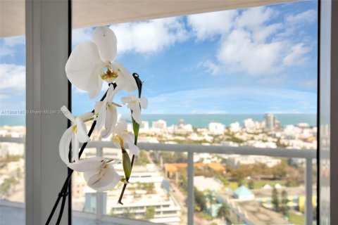 Condo in Miami Beach, Florida, 2 bedrooms № 1964158 - photo 18