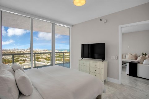 Condo in Miami Beach, Florida, 2 bedrooms № 1964158 - photo 14