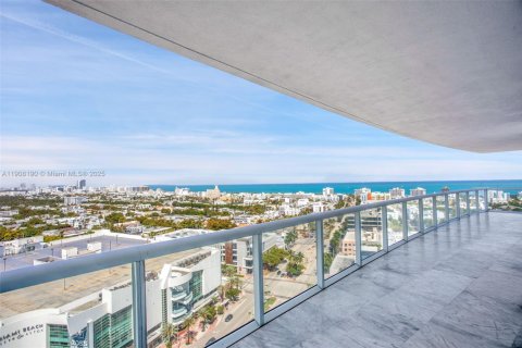 Condo in Miami Beach, Florida, 2 bedrooms № 1964158 - photo 27