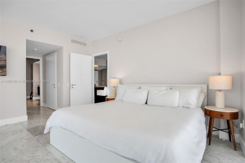 Condo in Miami Beach, Florida, 2 bedrooms № 1964158 - photo 20