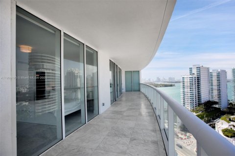 Condo in Miami Beach, Florida, 2 bedrooms № 1964158 - photo 24