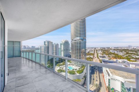 Condo in Miami Beach, Florida, 2 bedrooms № 1964158 - photo 25