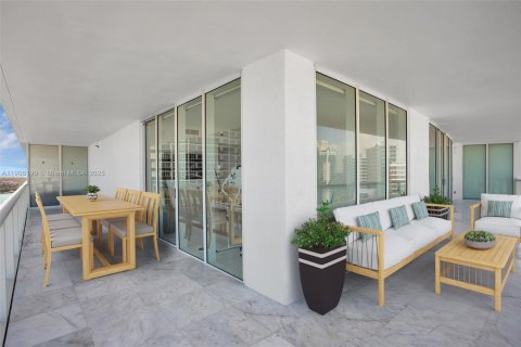 Condo in Miami Beach, Florida, 2 bedrooms № 1964158 - photo 30