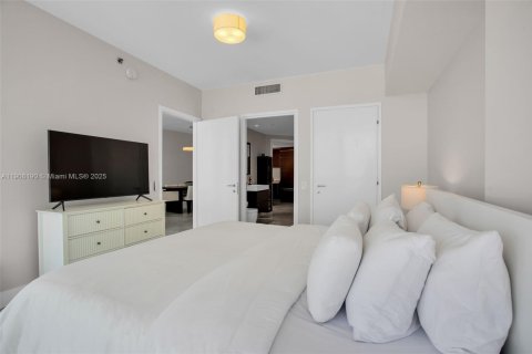 Condo in Miami Beach, Florida, 2 bedrooms № 1964158 - photo 13