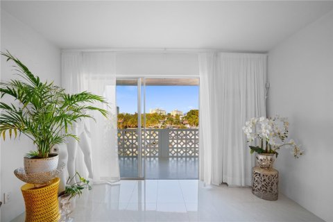 Купить кондоминиум в Норт-Майами, Флорида 1 спальня, 65.87м2, № 1972896 - фото 15