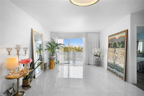 Купить кондоминиум в Норт-Майами, Флорида 1 спальня, 65.87м2, № 1972896 - фото 14