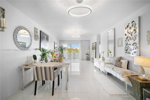 Купить кондоминиум в Норт-Майами, Флорида 1 спальня, 65.87м2, № 1972896 - фото 7