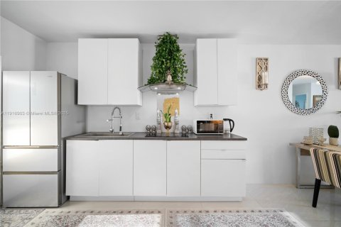 Купить кондоминиум в Норт-Майами, Флорида 1 спальня, 65.87м2, № 1972896 - фото 6