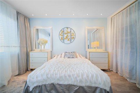 Купить кондоминиум в Норт-Майами, Флорида 1 спальня, 65.87м2, № 1972896 - фото 18