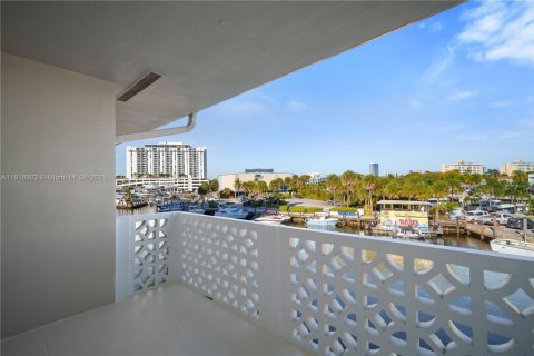 Купить кондоминиум в Норт-Майами, Флорида 1 спальня, 65.87м2, № 1972896 - фото 21