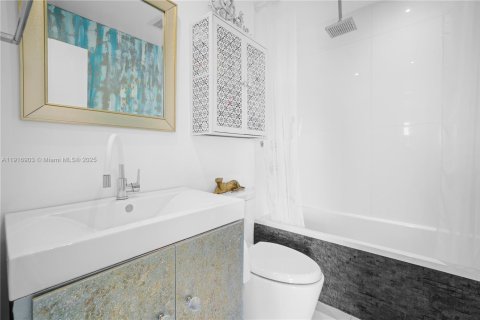 Купить кондоминиум в Норт-Майами, Флорида 1 спальня, 65.87м2, № 1972896 - фото 20