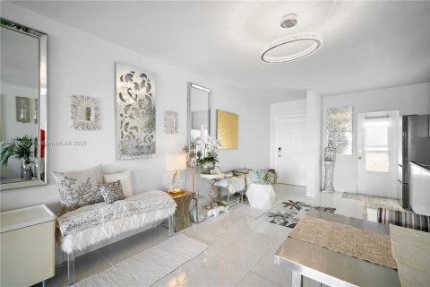 Купить кондоминиум в Норт-Майами, Флорида 1 спальня, 65.87м2, № 1972896 - фото 13