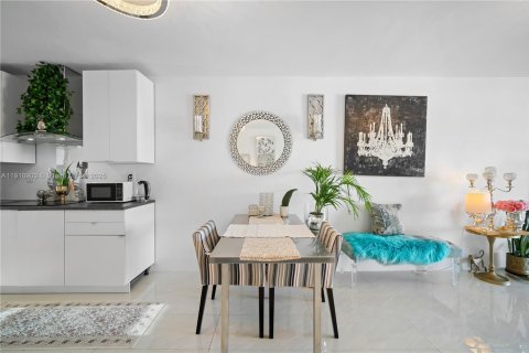 Купить кондоминиум в Норт-Майами, Флорида 1 спальня, 65.87м2, № 1972896 - фото 8