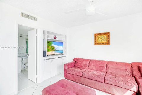Купить кондоминиум в Авентура, Флорида 2 спальни, 107.49м2, № 1411947 - фото 16