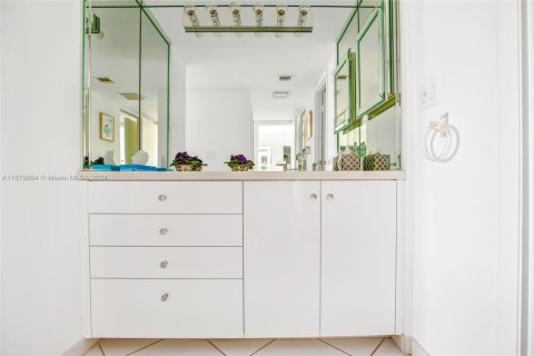 Купить кондоминиум в Авентура, Флорида 2 спальни, 107.49м2, № 1411947 - фото 17